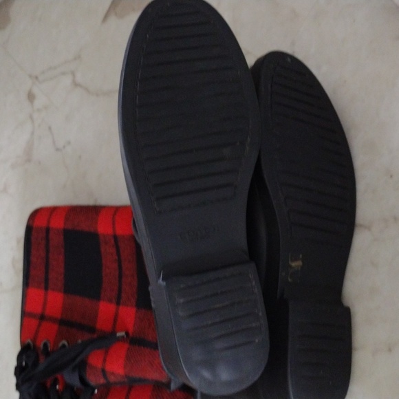 Coach plaid tie back weather boots. - Picture 6 of 9